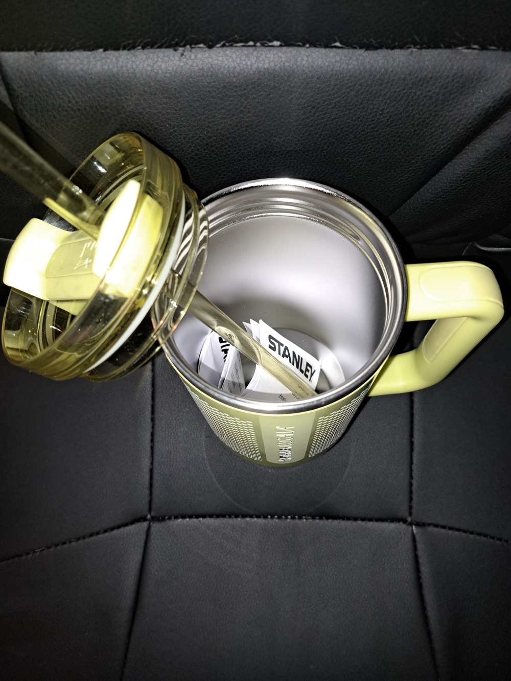 Stanley x Owala Quencher H2.0 Tumbler - Light Lime - Picture 4 of 4